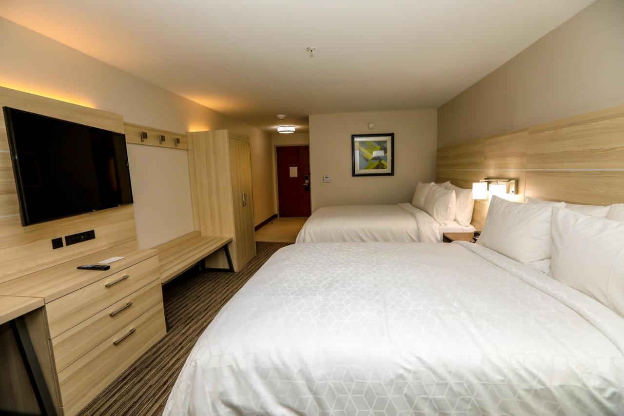 Holiday Inn Express Hillsboro I-35 By Ihg Exterior photo