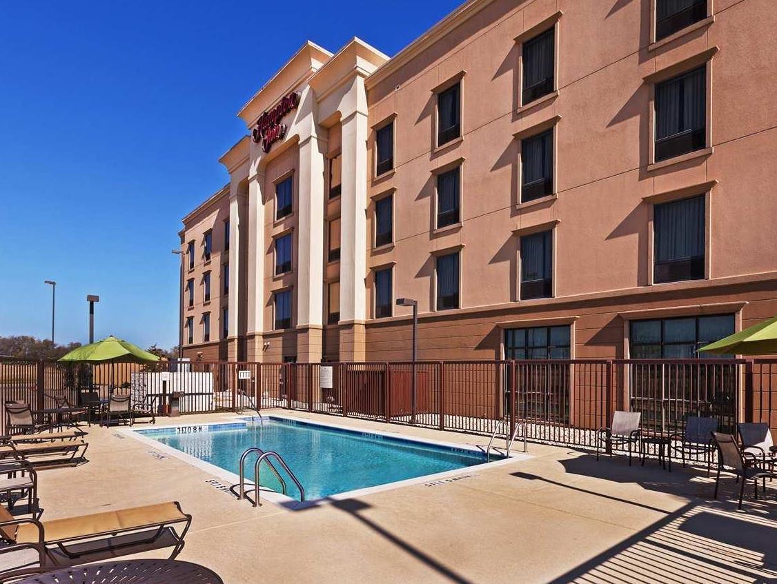 Holiday Inn Express Hillsboro I-35 By Ihg Exterior photo