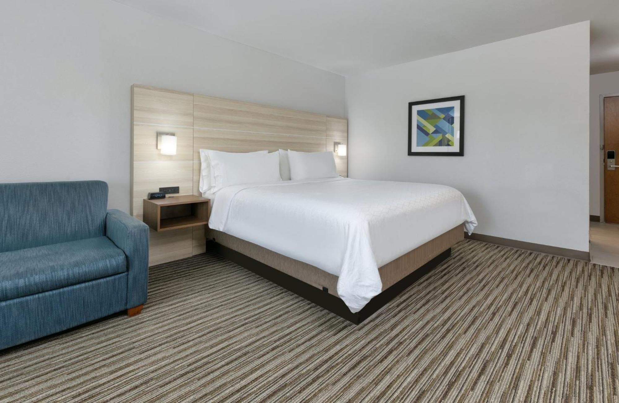 Holiday Inn Express Hillsboro I-35 By Ihg Exterior photo