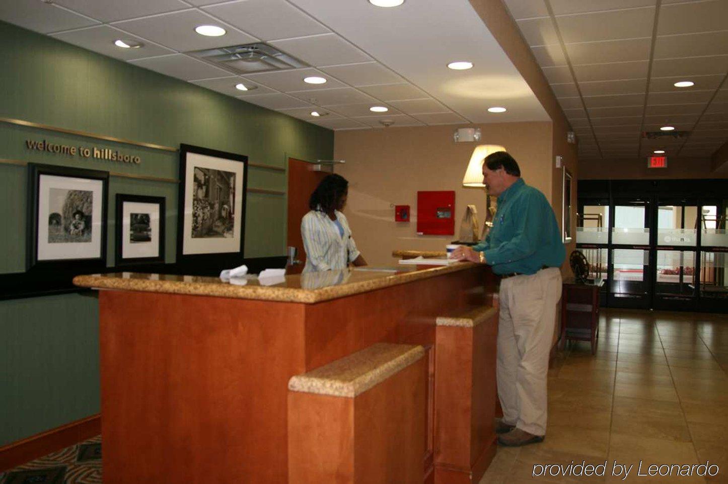 Holiday Inn Express Hillsboro I-35 By Ihg Interior photo